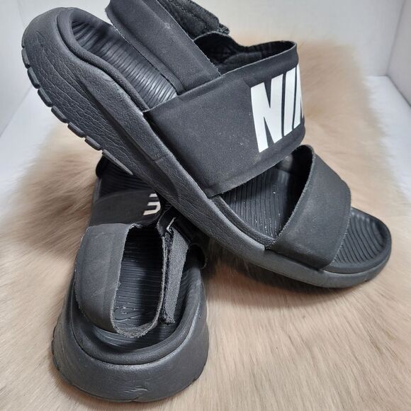 Nike Womens Tanjun Black Strappy Flat Sandals Shoes Size 8 - Picture 5 of 8